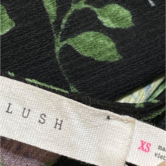 Lush Romper Black Floral Long Sleeve Keyhole Opening XS Extra Small Lightweight - Picture 7 of 8